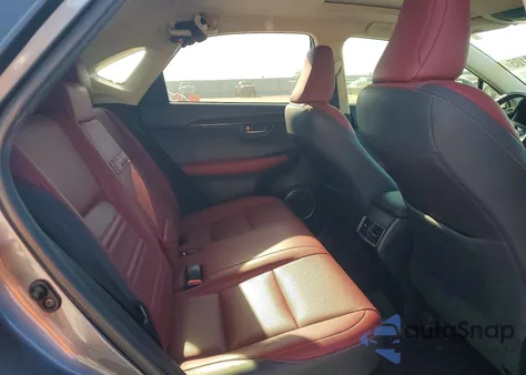 2021 Lexus Nx 300 Base z USA, uszkodzony, nr VIN JTJDARBZ1M2196035